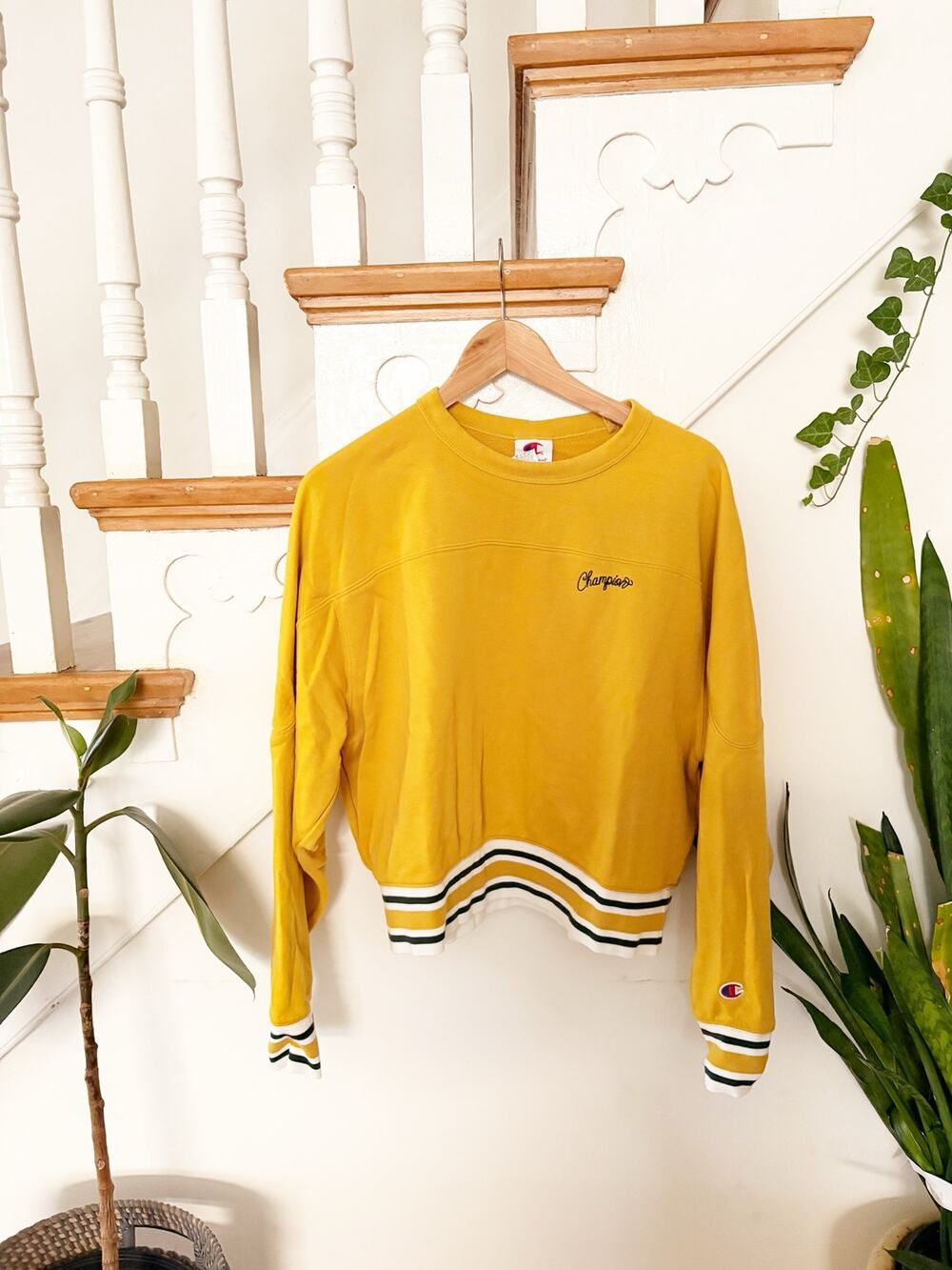 Champion Women's Mustard Yellow Cropped Crewneck Sweatshirt Striped Hem Size L